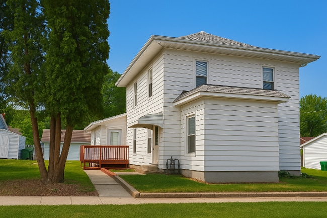 Building Photo - 111 7th St NE