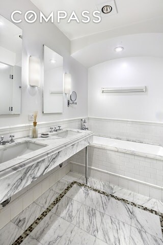 Foto del edificio - 43 W 64th St