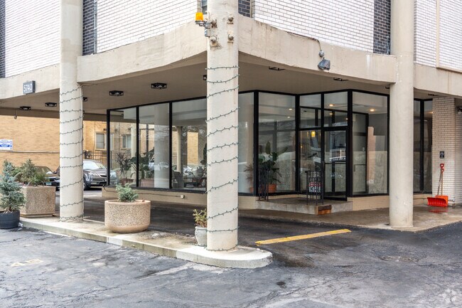 Entry - Sheridan Shores
