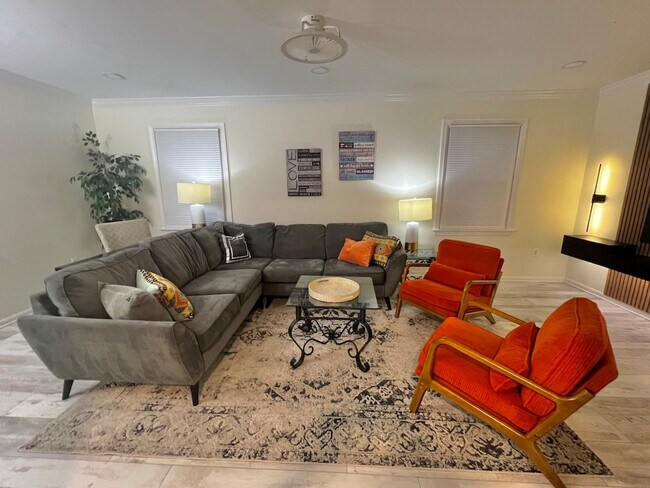 Foto del edificio - 321 Senate Ct