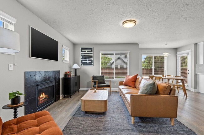 Foto del edificio - Beautiful SE Bend Home | Spacious Floorplan | Fenced Backyard | Near Parks & Trails