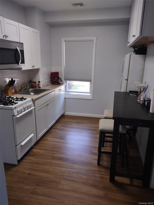 Foto del edificio - 40 Tyler Ave