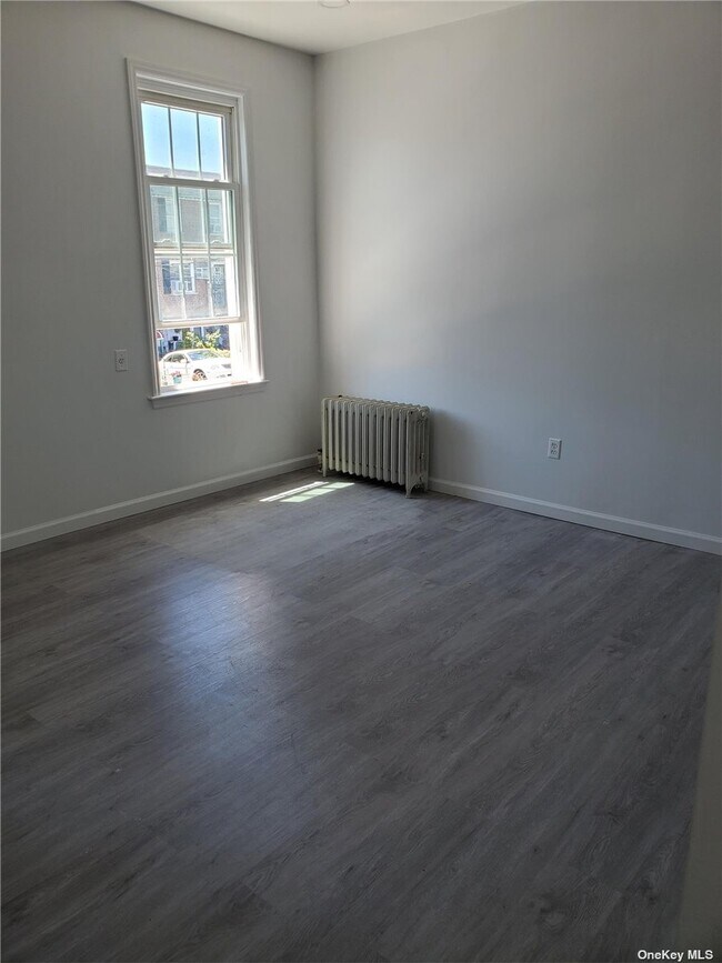 Foto del edificio - 73-35 68th Ave