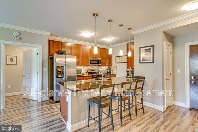 Foto del edificio - 6301 Edsall Rd