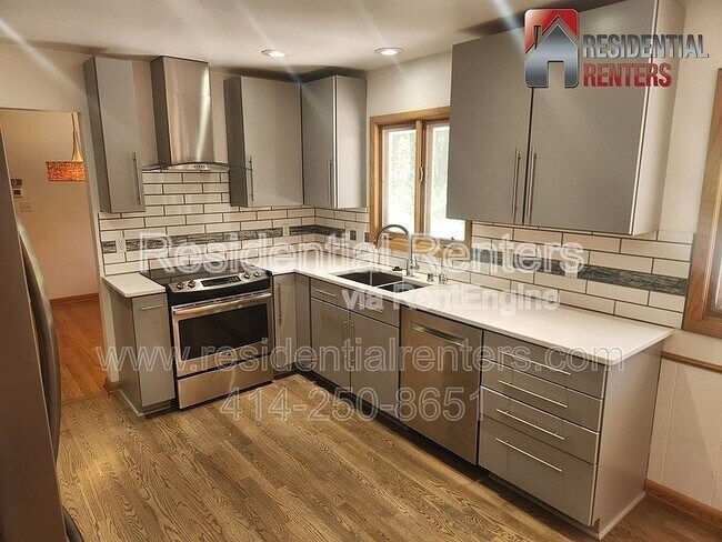Building Photo - 15205 Merrie Cir