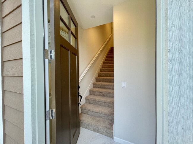 Building Photo - Newer Napa 2 Bedroom 2 Bathroom Condo; Both Bedrooms En-Suite