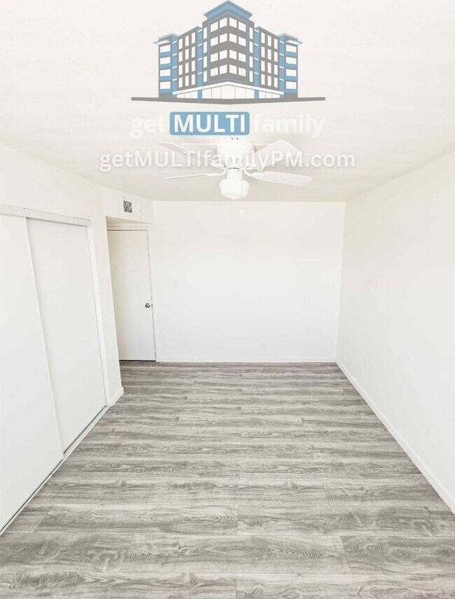 Building Photo - 7120 N 66th Dr