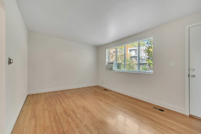 Foto del edificio - 475 N St E