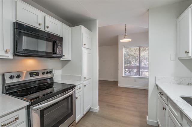 Foto del edificio - 5550 Spring Valley Rd