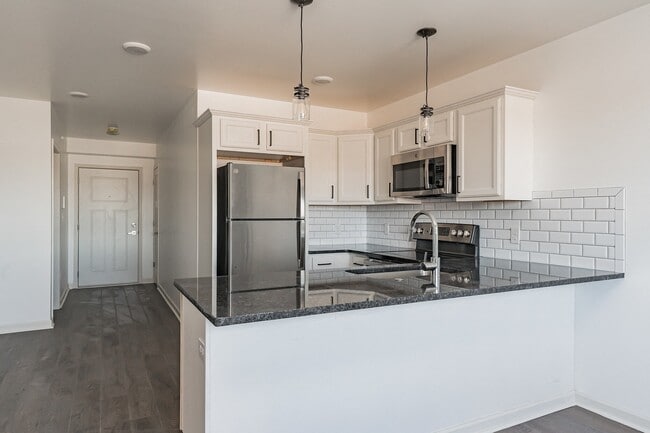Interior Photo - Lilac Pointe