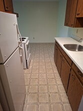 Building Photo - 1320 King Albert Ave