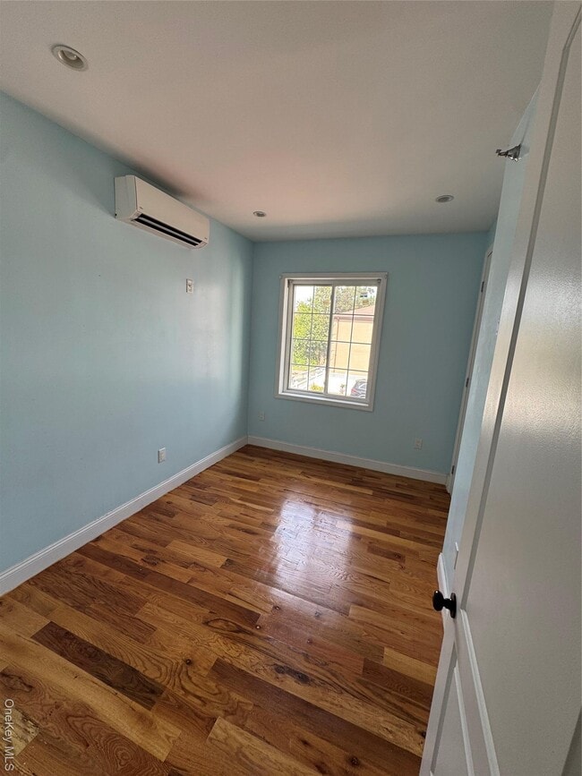 Foto del edificio - 138-14 Brookville Blvd