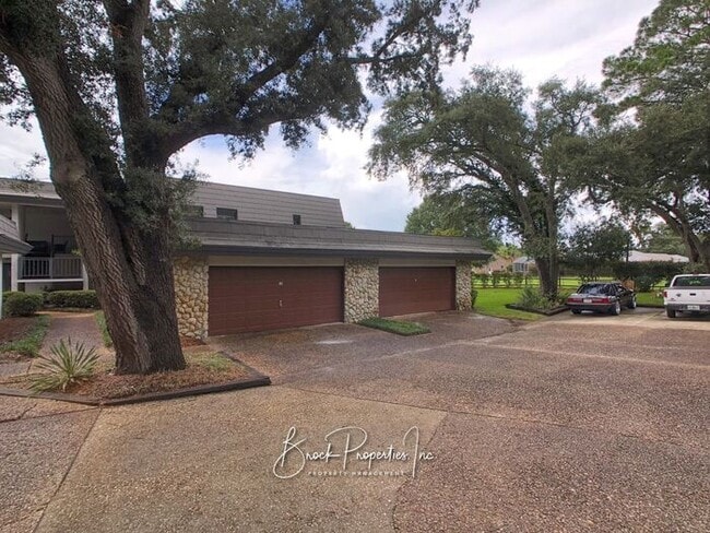 Building Photo - 333 S 61st Ave