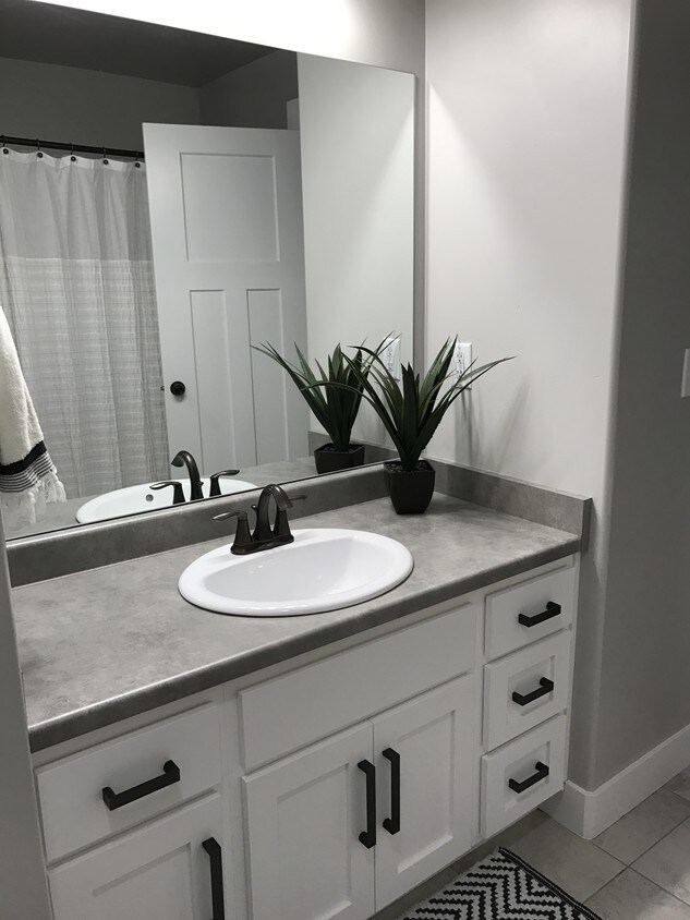 Foto principal - 644 N Preserve Dr