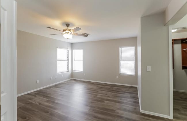 Building Photo - 6252 S 15th Dr