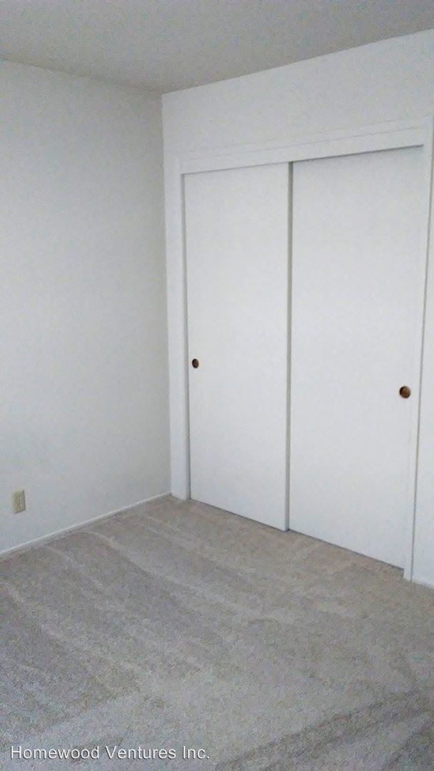 Building Photo - 2076 Radio Ave