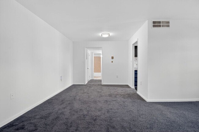 Building Photo - 9483 Fairfax Blvd