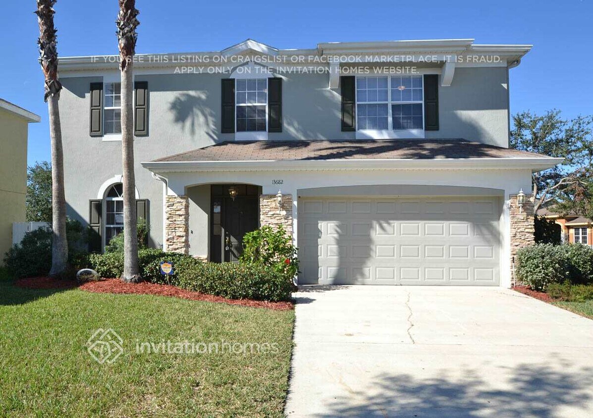 Foto principal - 13682 Hawk Lake Dr