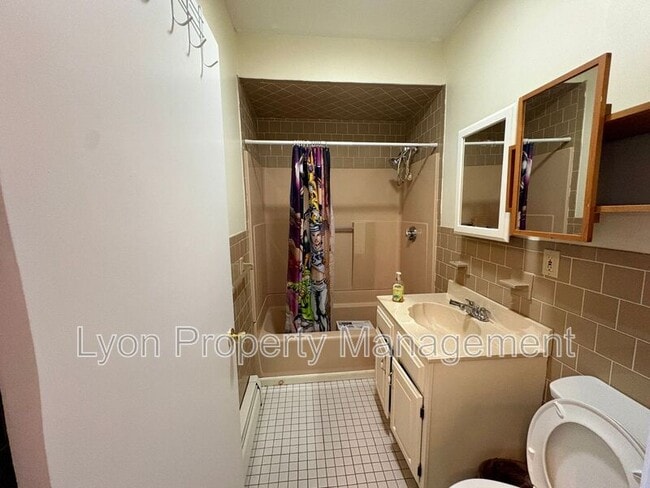 Building Photo - 2 Proctor Pl