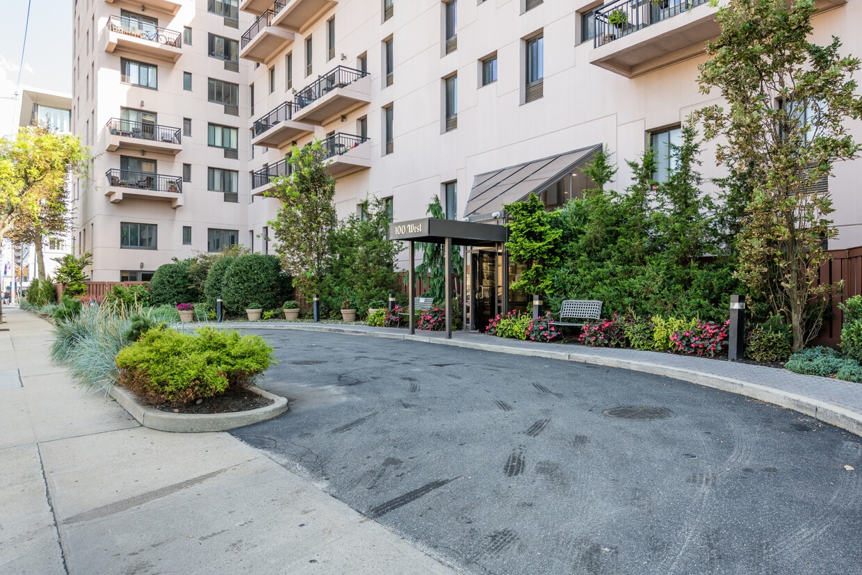 Photo - 100 W Broadway (Long Beach, NY)