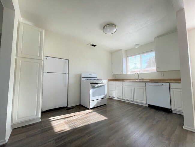 Foto del edificio - 3133 W Telegraph Rd