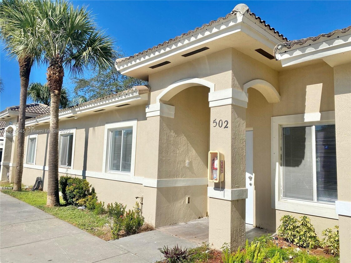 Primary Photo - 13260 Old Biscayne Dr