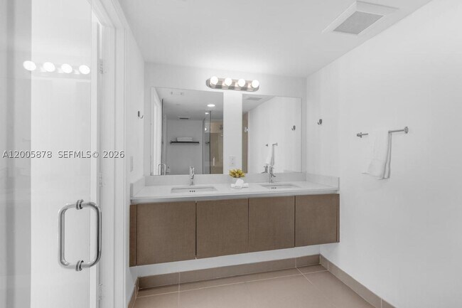 Foto del edificio - 6620 Indian Creek Dr