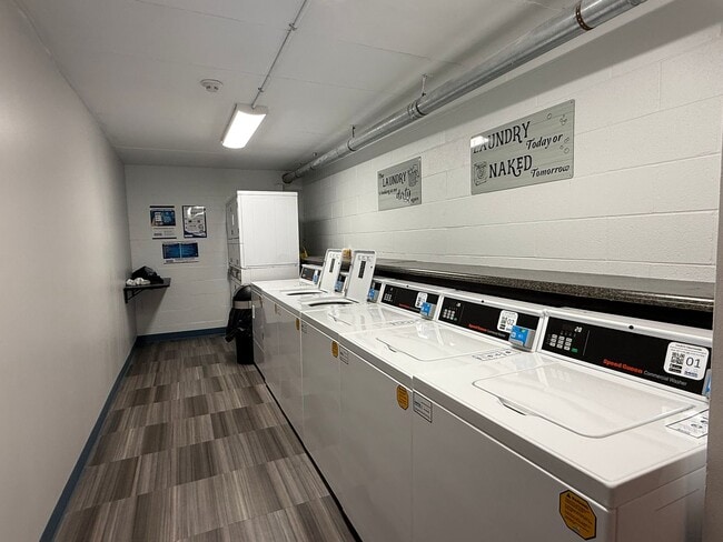 Building Photo - 222 W Beaver Ave