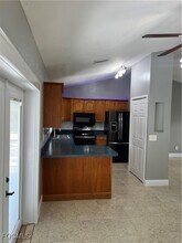 Building Photo - 1412 NE Van Loon Terrace