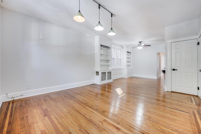 Building Photo - 654 JFK Blvd E