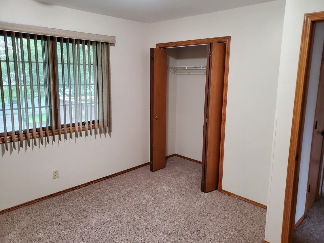 Second bedroom - 509 N Indiana Ave