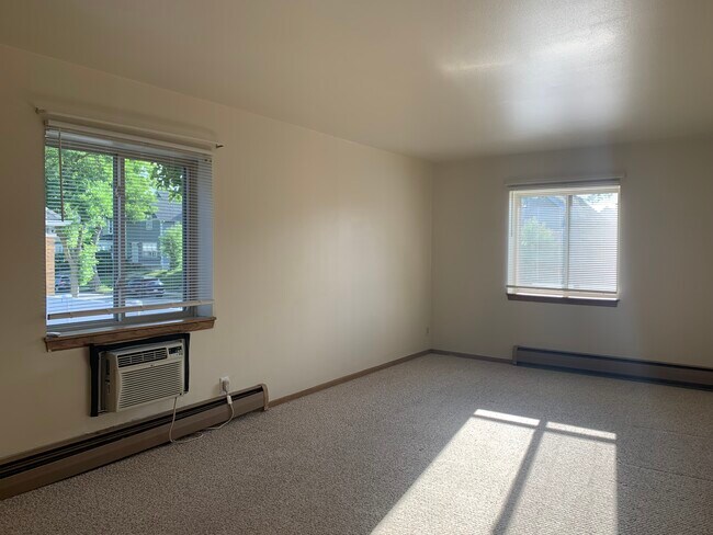 Building Photo - 2075 S 77th St