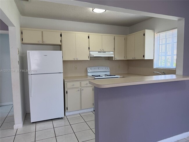Foto del edificio - 837 SE 8th Ct