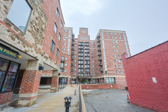 Foto del edificio - 15 N Beacon St