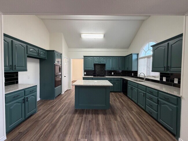 Foto del edificio - 5003 Amherst St