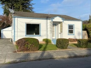 Building Photo - 350 4th St