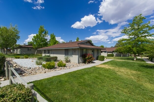 Foto principal - Highland Manor Apartments