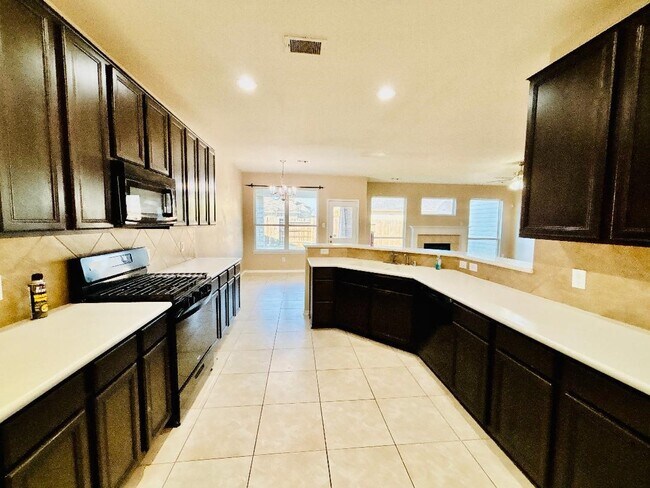 Foto del edificio - 9947 Valance Way