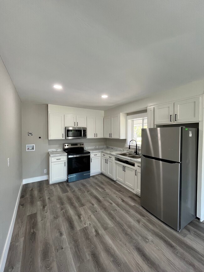 Foto del edificio - 971 Shannon Dr