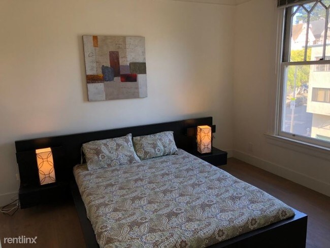Building Photo - 3 br, 2 bath Apartment - 1422 waller st