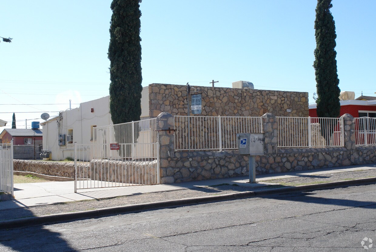 Foto del edificio - 3808-3812 Truman Ave