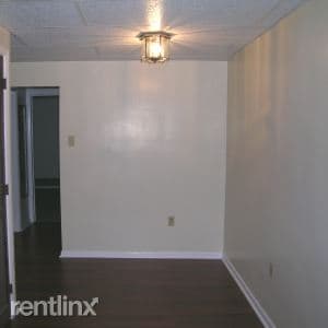 Building Photo - 564 E Maiden St