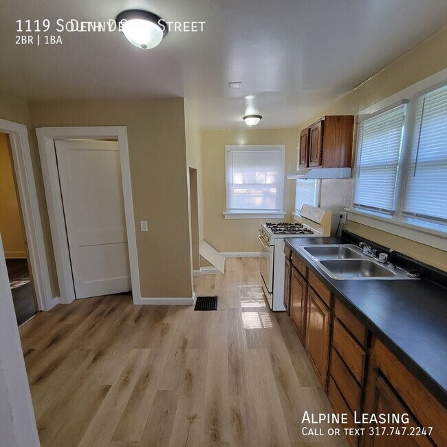 Foto del edificio - 1119 S Denny St