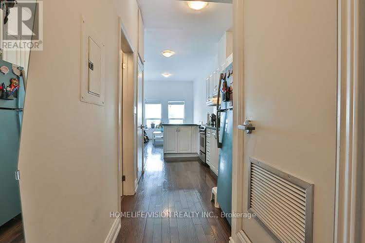 Photo principale - 683-683 Danforth Ave