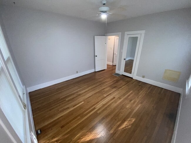 Building Photo - 807 Setliff Pl