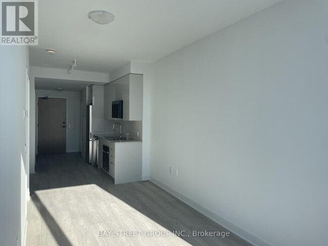 Building Photo - 2920 Hwy 7