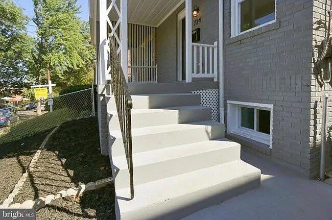 Foto del edificio - 724 Oneida Pl NW