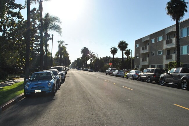 Building Photo - Beautiful Bluff Park -  Long Beach Condo
