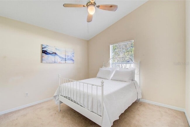 Foto del edificio - 4935 Fells Cove Ave