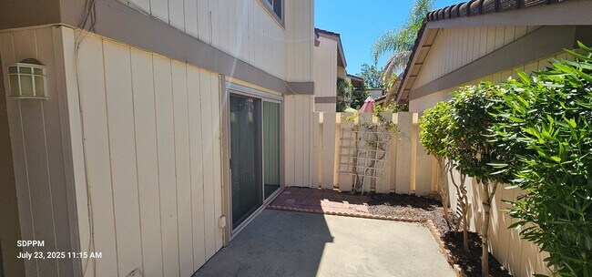 Foto del edificio - RANCHO BERNARDO - Westwood Townhouses -  N...